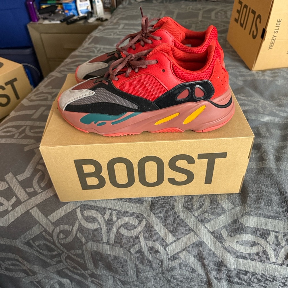 adidas Yeezy Boost 700 in Coral/Red Accents